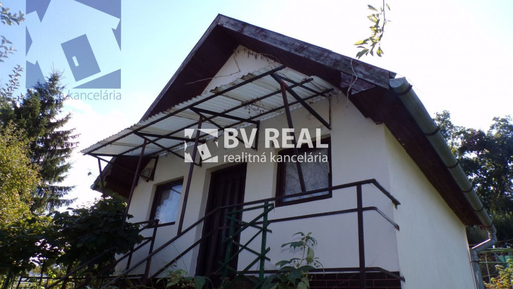 PREDANÉ BV REAL chata so záhradou 402 m2 Lutila okres Žiar nad Hronom FM1164