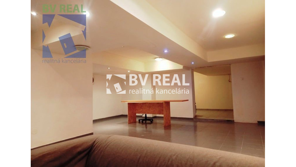 BV REAL Na predaj komerčné priestory Prievidza FM1285