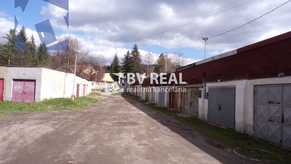 BV REAL Na predaj garáž 21 m2 Handlová FM1305