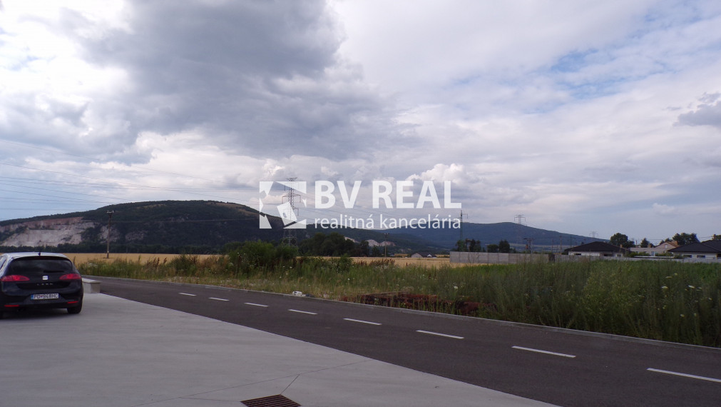 BV REAL Na predaj pozemok 1500 m2 Oslany okres Prievidza FM1387