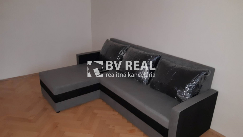 BV REAL Prenájom 3 izbový byt 75 m2 Žarnovica KJ1044