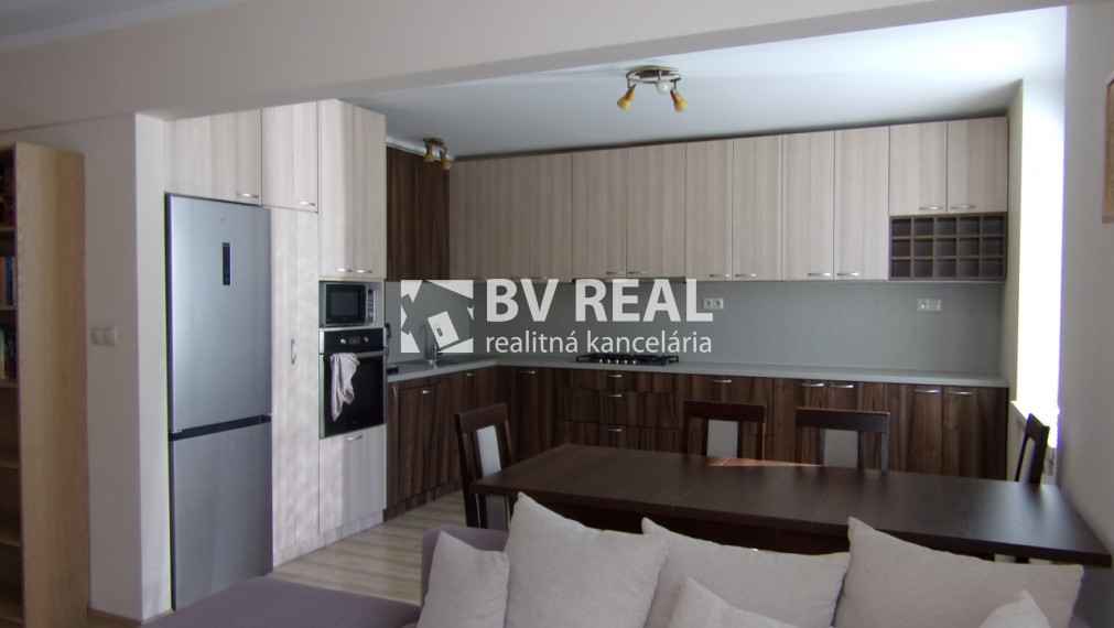 BV REAL Predaj 3 izbový byt 95 m2 Žiar nad Hronom KJ1055