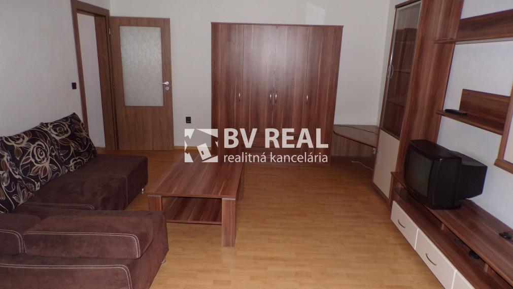Na predaj 1 izbový byt 38 m2 Handlová FM1698