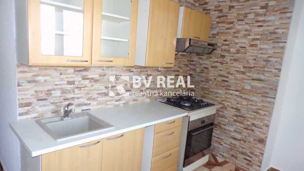 Na prenájom 3 izbový byt Prievidza FM1723