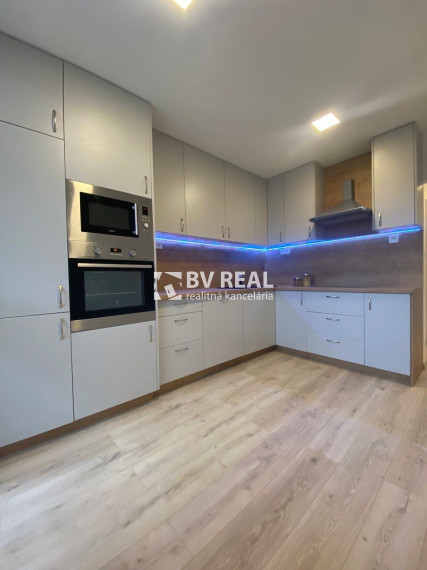 Na prenájom 3 izbový byt 70 m2 Handlová FM2197