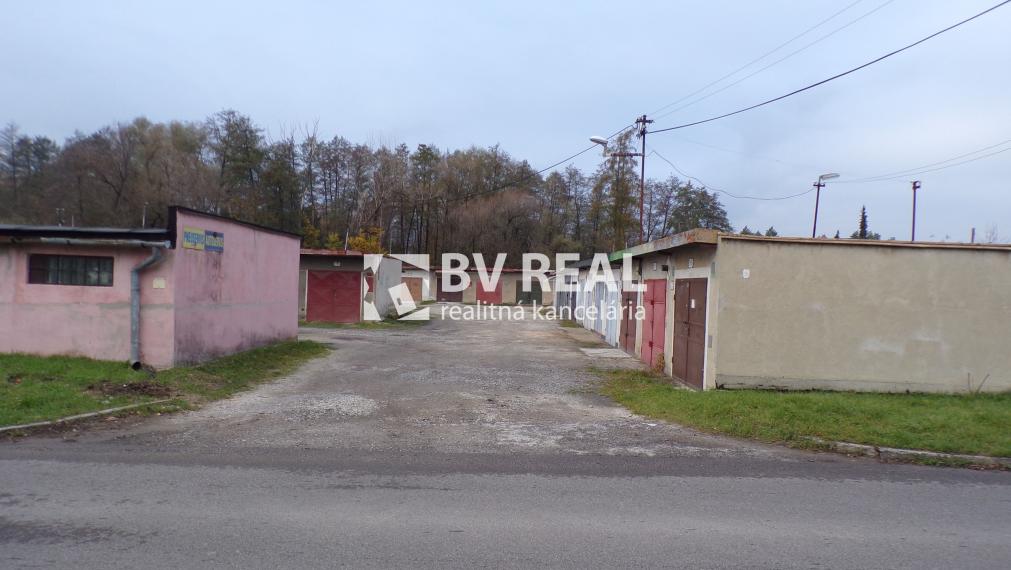Na predaj garáž s jamou ulica Riečna Prievidza FM1806