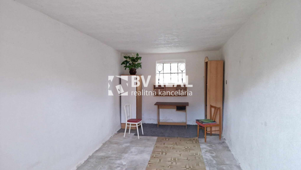Na predaj garáž ulica Riečna Prievidza FM1805