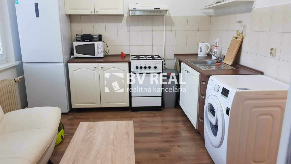 BV REAL Na prenájom 1 izbový byt Prievidza FM2165