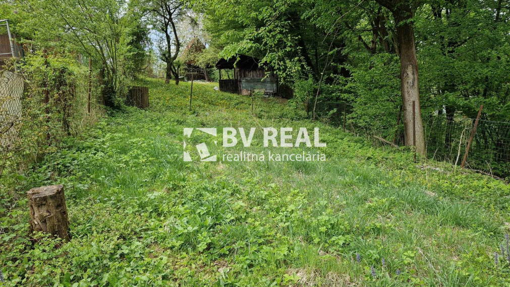 BV REAL Na predaj záhrada 348 m2 Handlová FM1954