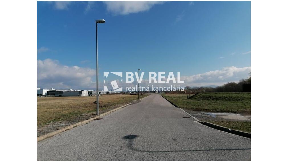 BV REAL Na predaj komerčný pozemok 1259 m2 Prievidza FM1960