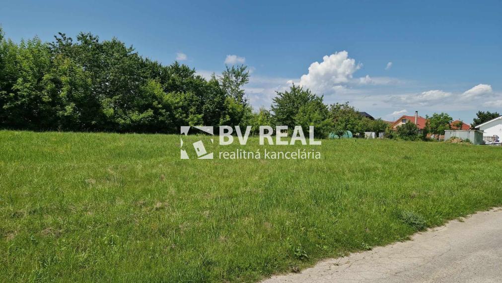 BV REAL Na predaj stavebný pozemok obec Borčany FM2013