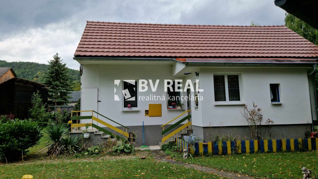 BV REAL Na predaj rodinný dom obec Tužina FM2082