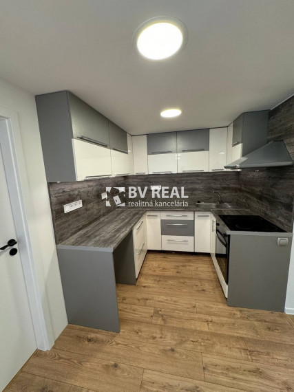 BV REAL Na prenájom 2 izbový byt Handlová FM2151