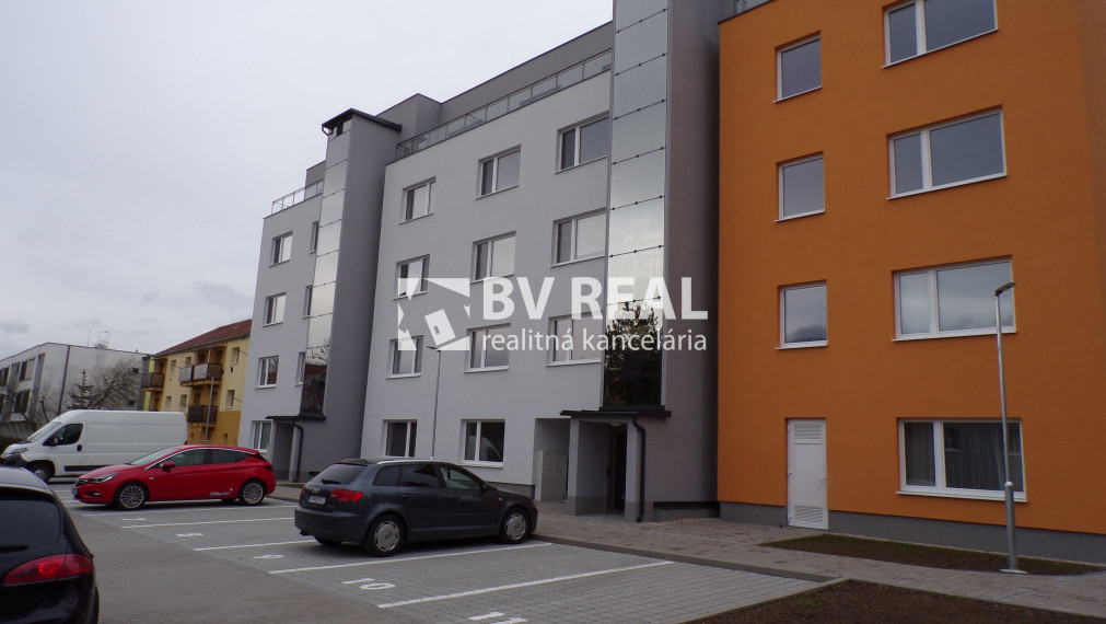 BV REAL Na predaj zariadený 2 izbový byt v novostavbe Nováky FM1643
