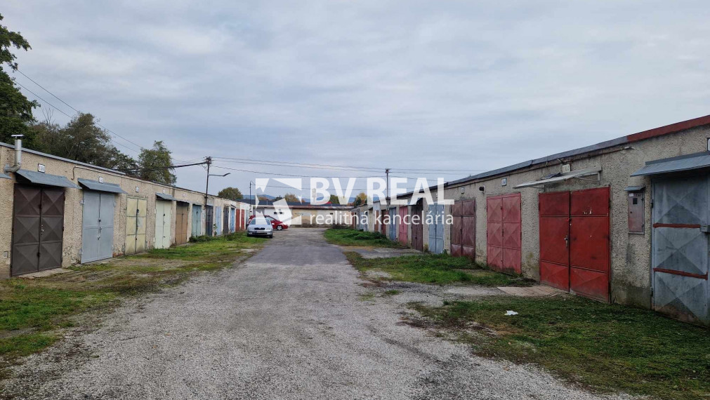 BV REAL Na prenájom garáž s jamou Prievidza FM2173