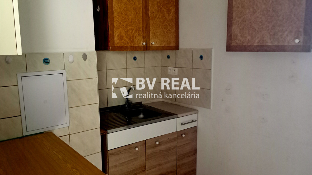 BV REAL Na predaj 2 izbový byt Žiar nad Hronom FM1714