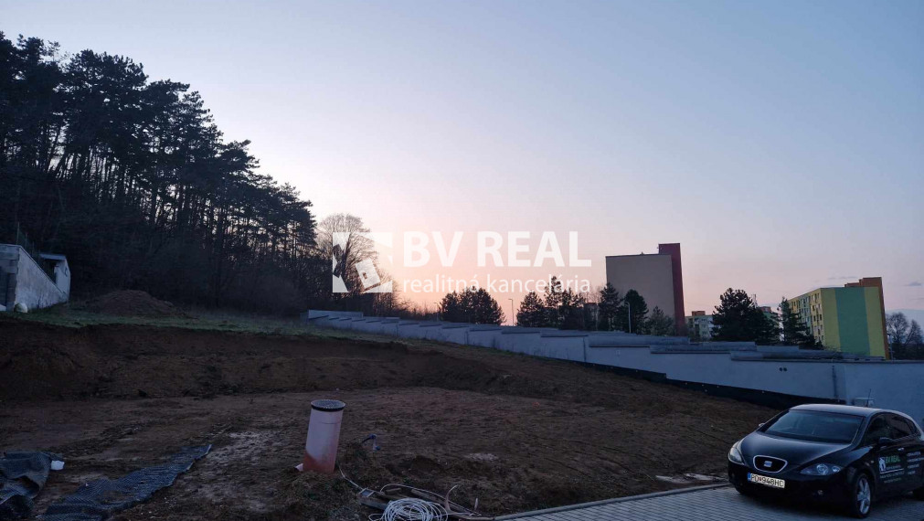 BV REAL Na predaj pozemok na rodinný dom Partizánske FM1903