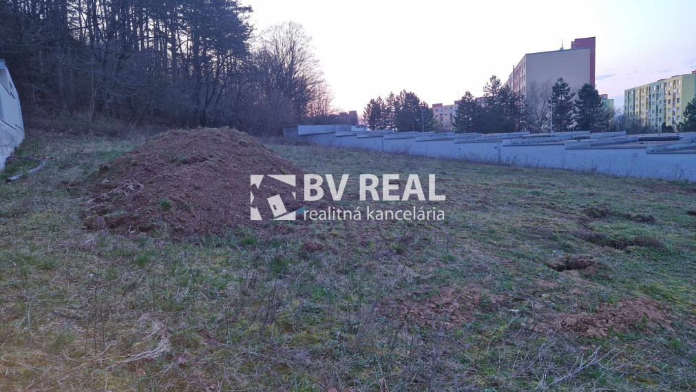 BV REAL Na predaj pozemok na rodinný dom Partizánske FM1903