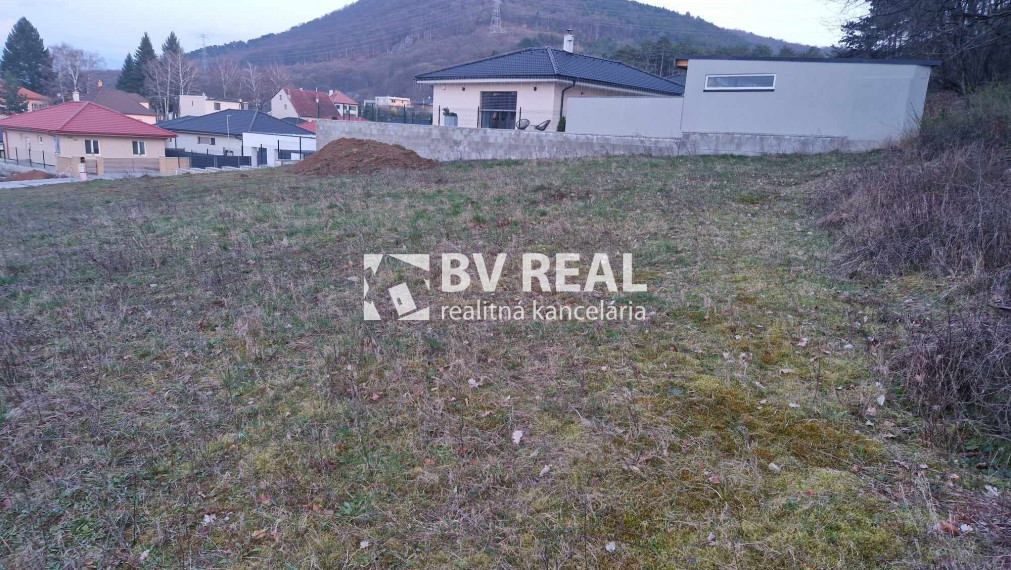 BV REAL Na predaj pozemok na rodinný dom Partizánske FM1903