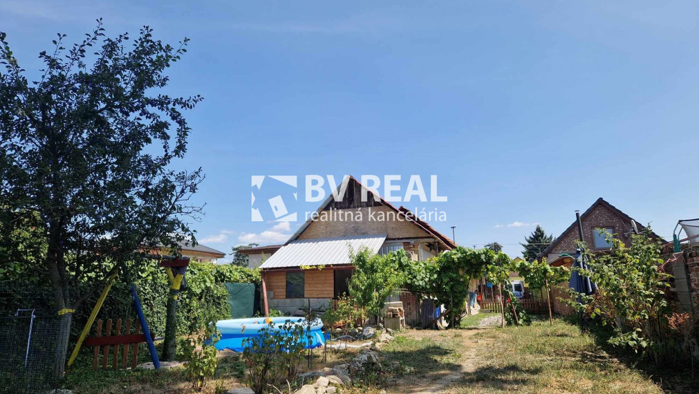 BV REAL Na predaj 2 rodinné domy obec Rybany FM2171