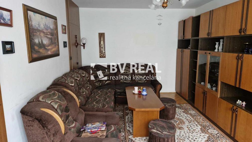 BV REAL Na predaj veľkometrážny 3 izbový byt Prievidza FM2174