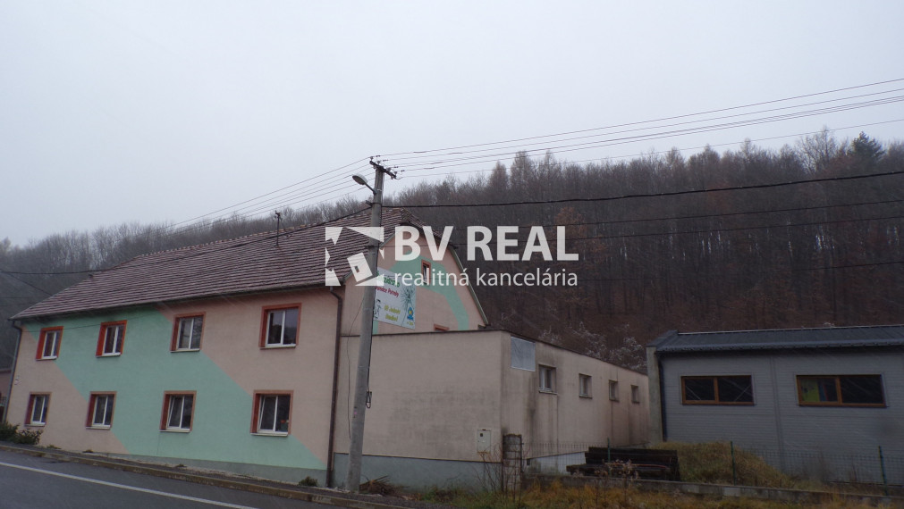 BV REAL Na prenájom komerčný priestor Handlová FM1628