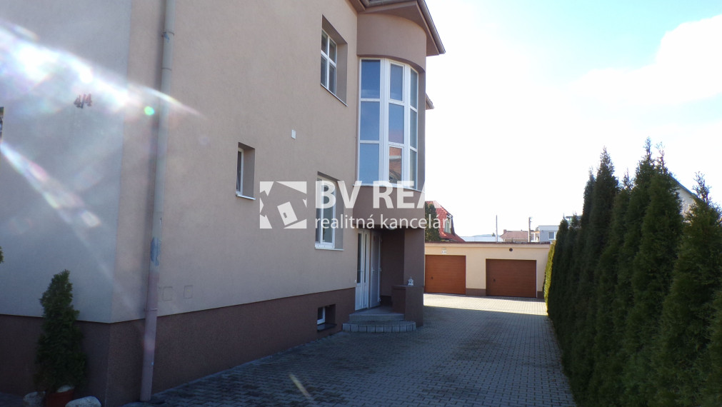 BV REAL Predaj 3 izbový byt, terasa, garáž, záhrada FM1890