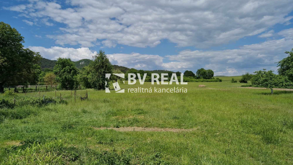 BV REAL Na predaj pozemok Slovenské Pravno FM1987