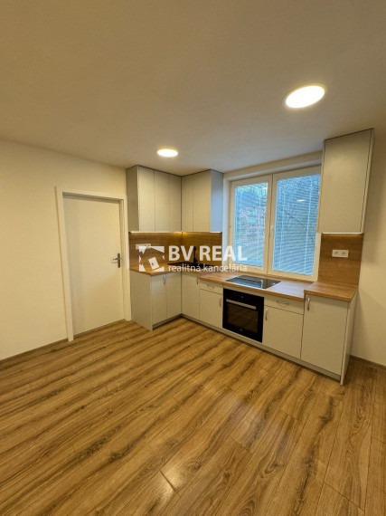 BV REAL Na prenájom 3 izbový byt Handlová FM2256