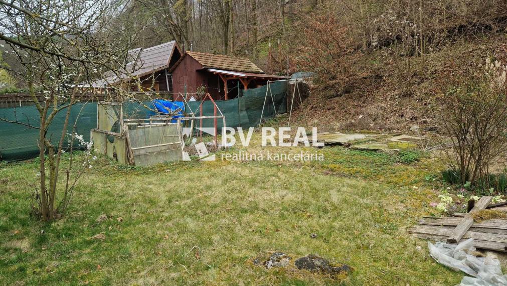 BV REAL Na predaj pozemok na stavbu chaty Partizánske FM2263
