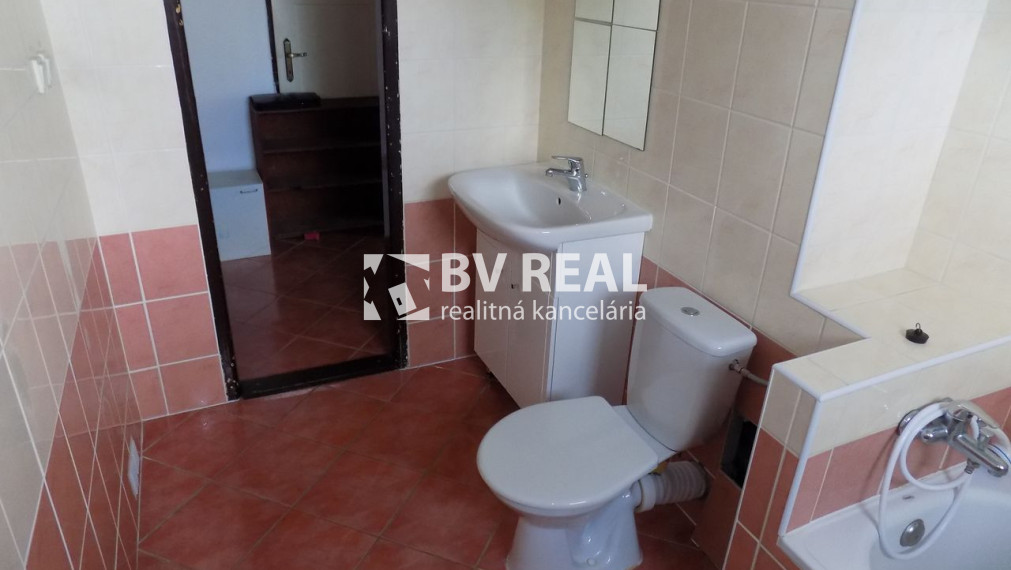 BV REAL na prenájom 2 izbový byt 56 m2 Handlová BV5006