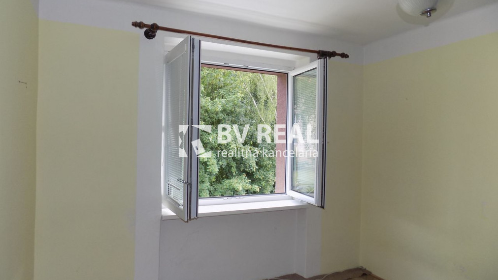 BV REAL na prenájom 2 izbový byt 56 m2 Handlová BV5006