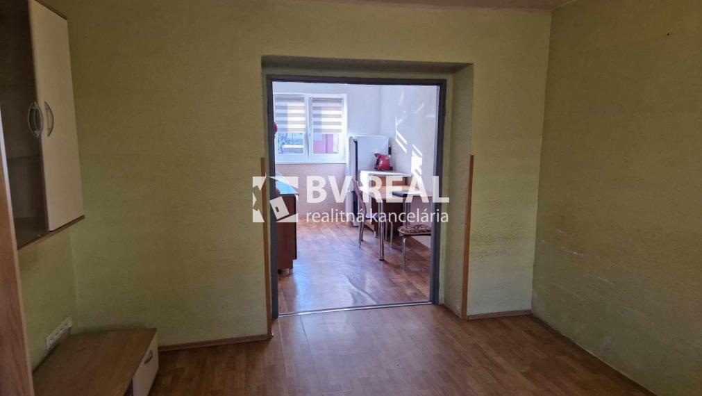 REZERVOVANÉ BV REAL Na predaj 2 izbový byt Handlová FM2260