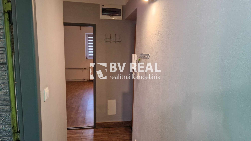 REZERVOVANÉ BV REAL Na predaj 2 izbový byt Handlová FM2260