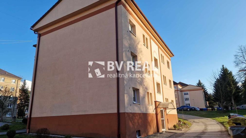 REZERVOVANÉ BV REAL Na predaj 2 izbový byt Handlová FM2260