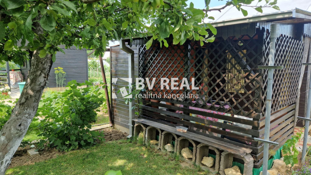 BV REAL Na predaj chatka so záhradou Partizánske FM2284