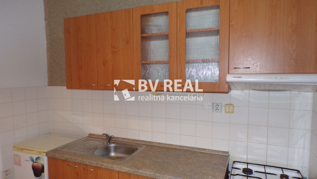 BV REAL Predané 1 izbový byt 38 m2 s balkónom Handlová FM1842
