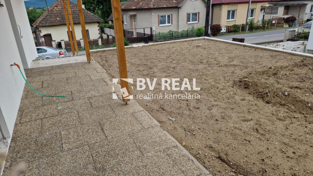 BV REAL Na predaj novostavba a garáž Malé Kršteňany FM2254