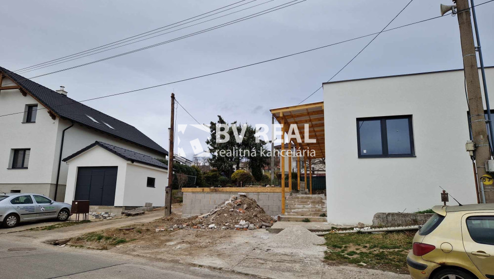 BV REAL Na predaj novostavba a garáž Malé Kršteňany FM2254