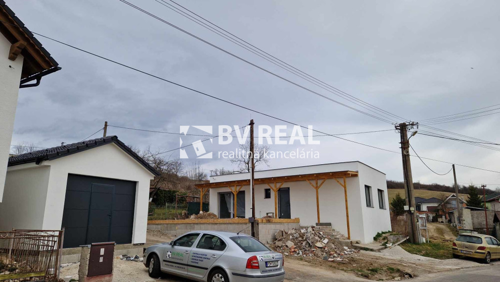 BV REAL Na predaj novostavba a garáž Malé Kršteňany FM2254