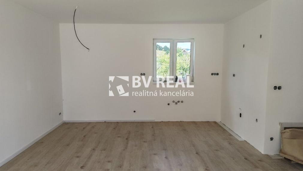 BV REAL Na predaj novostavba a garáž Malé Kršteňany FM2254