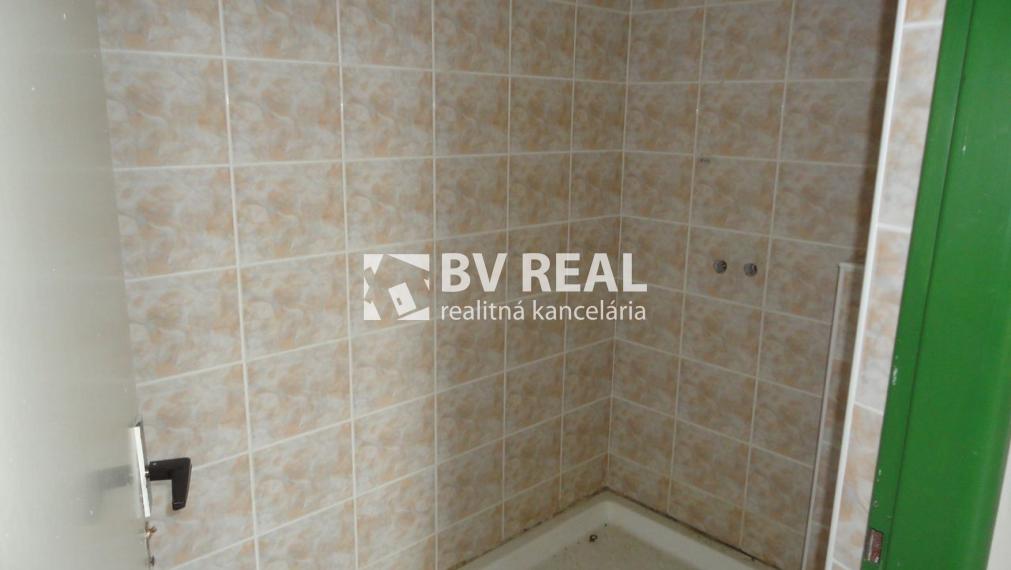 BV REAL na prenájom administratívna budova Bojnice FM2310