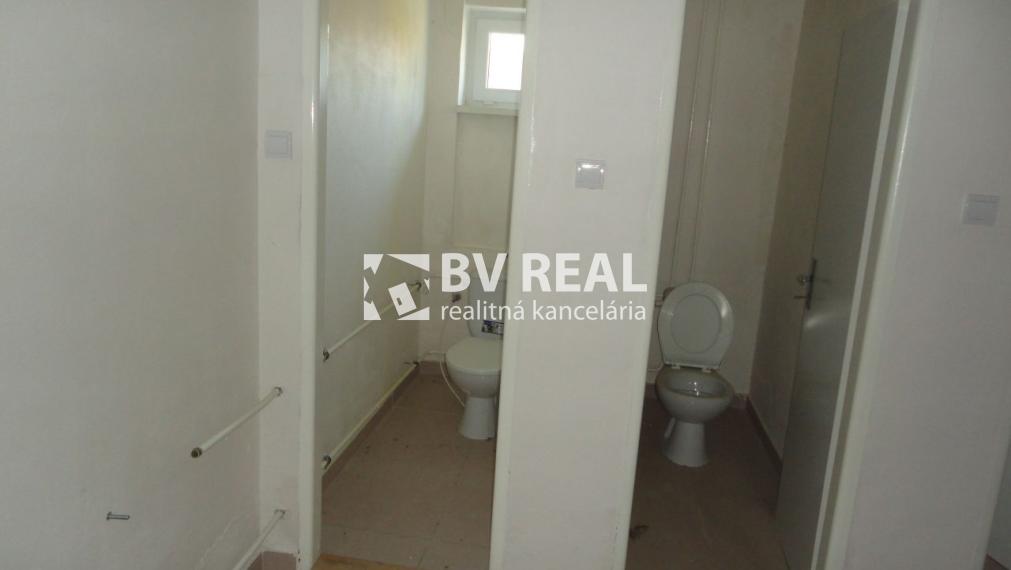 BV REAL na prenájom administratívna budova Bojnice FM2310
