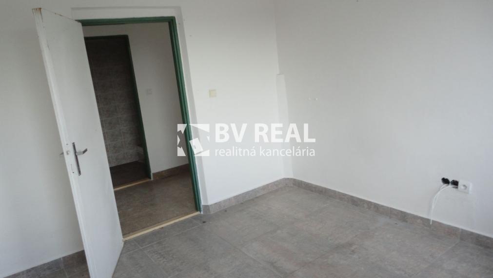 BV REAL na prenájom administratívna budova Bojnice FM2310