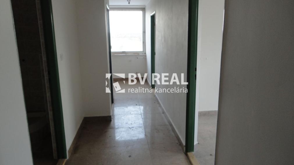 BV REAL na prenájom administratívna budova Bojnice FM2310