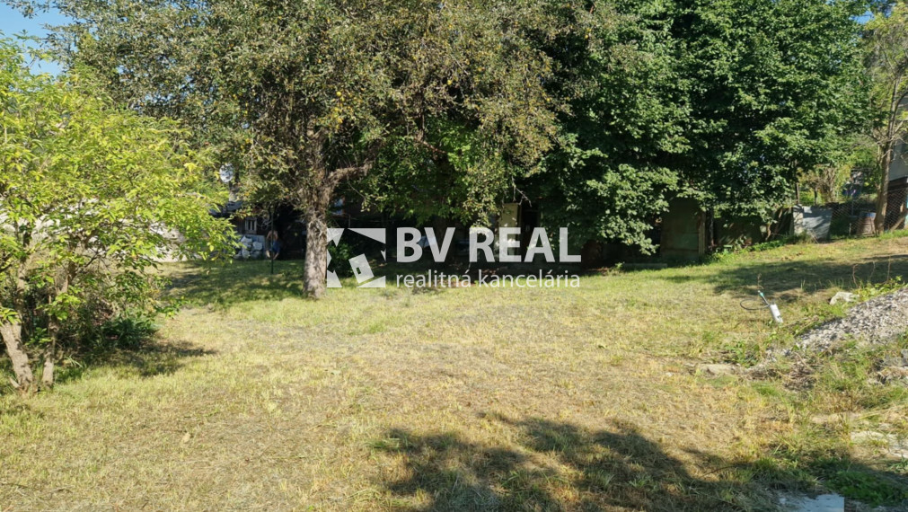 BV REAL Na predaj pozemok Handlová FM2315