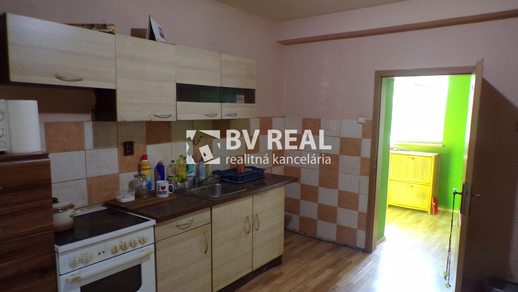 BV REAL Na predaj rodinný dom Prašice okres Topoľčany FM1959