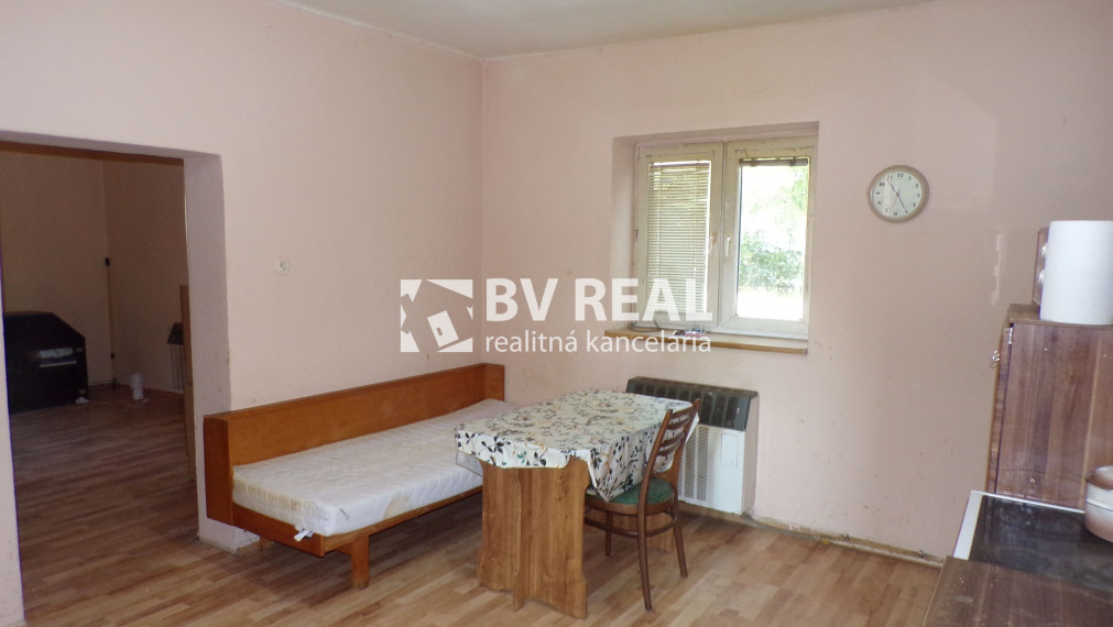 BV REAL Na predaj rodinný dom Prašice okres Topoľčany FM1959