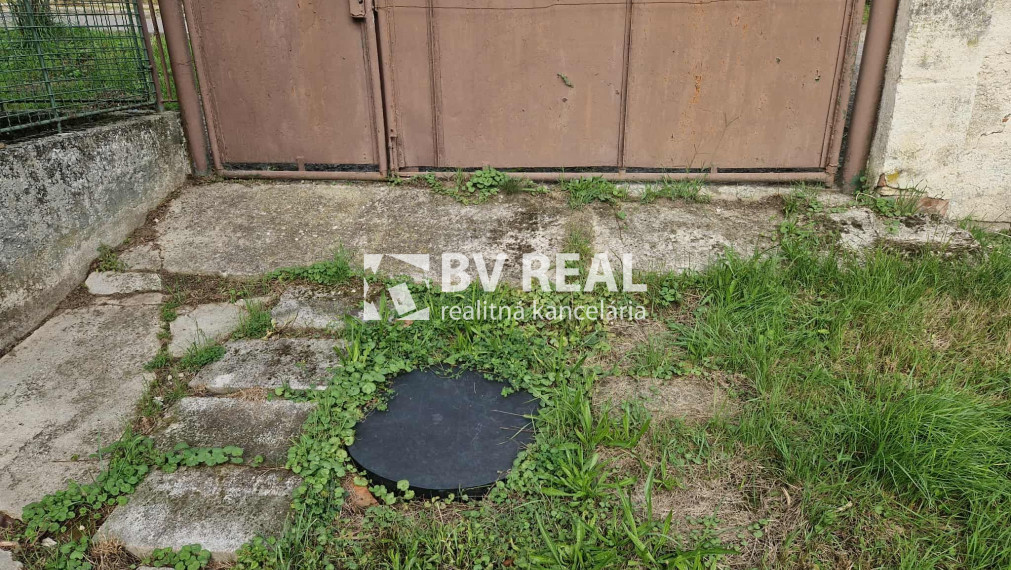 BV REAL Na predaj rodinný dom Prašice okres Topoľčany FM1959