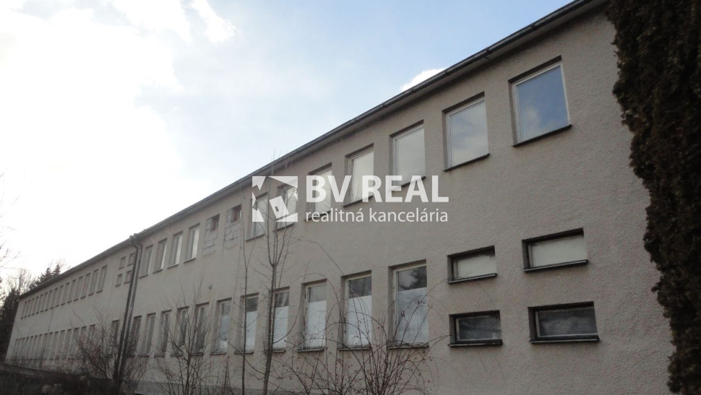 BV REAL na predaj administratívna budova Bojnice FM2259
